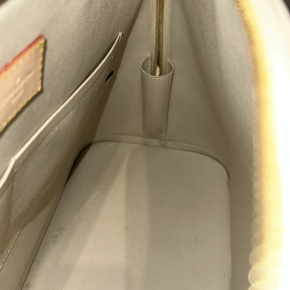 Louis Vuitton Authentic Alma Bag - Cream Patent Leather (Large) - Picture 16 of 17